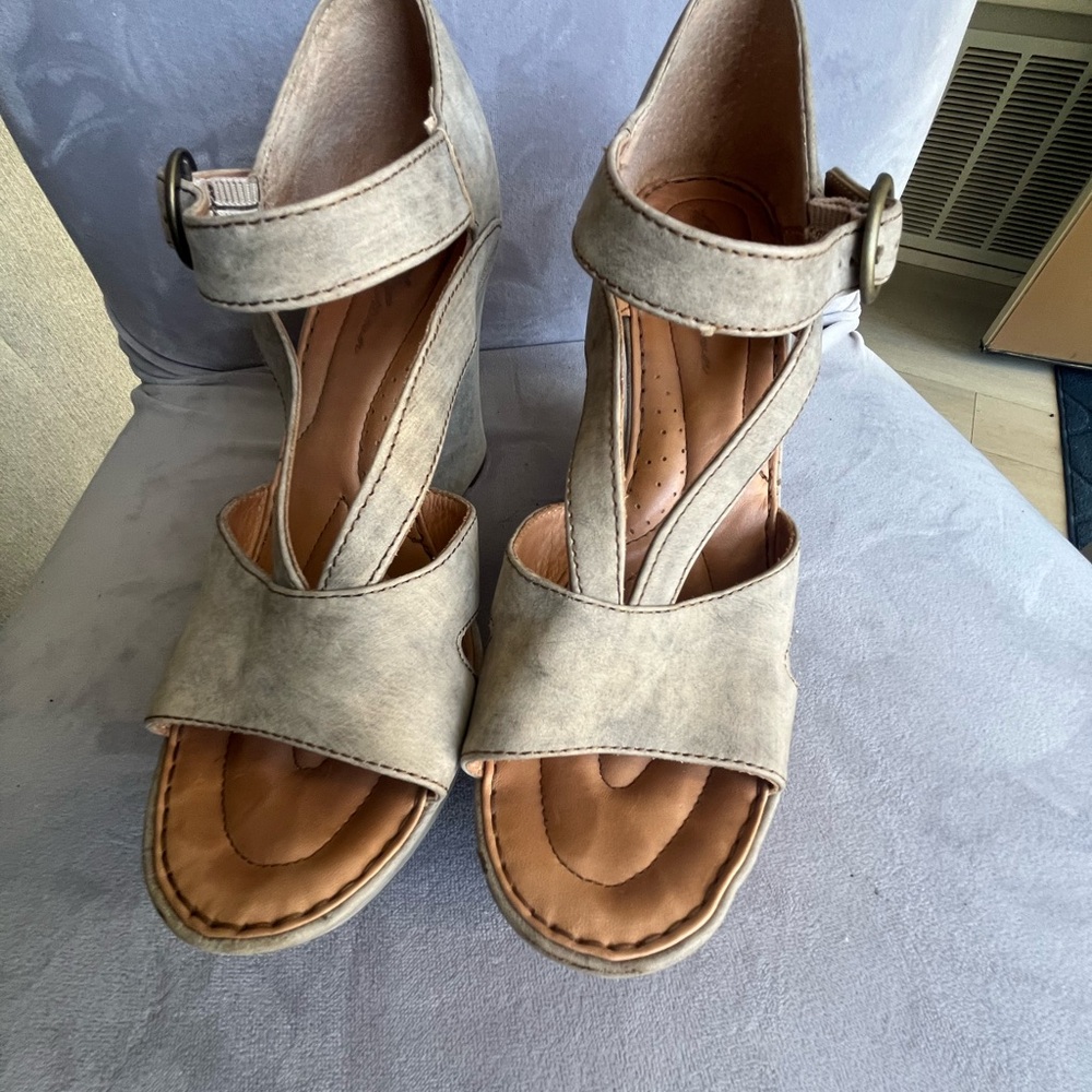 Born Crown‎ Grey Sandal Heel